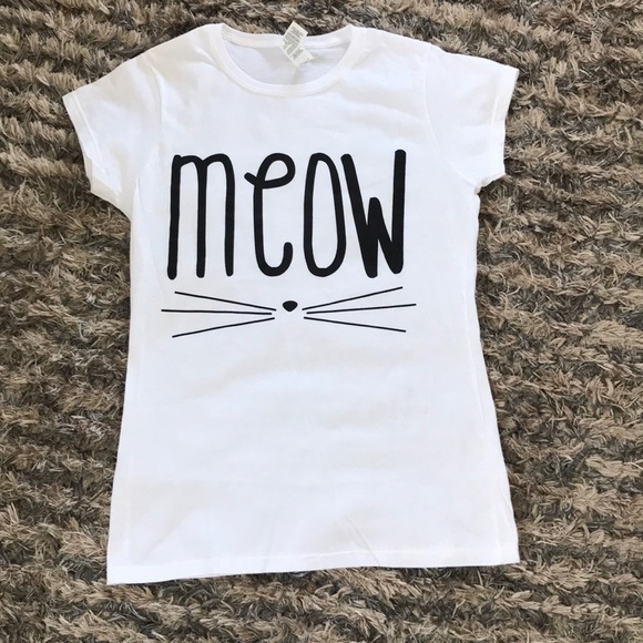 Gildan Tops - 💓🐾Super Cute 100% Cotton MEOW T-shirt🐾 💓